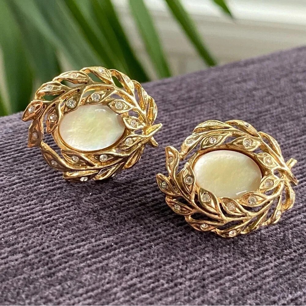 Vintage Butler Mother of Pearl Earrings - Fig Laurel Leaf Motif - Clip On